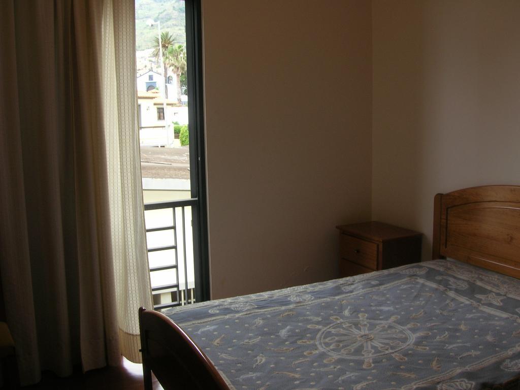 Apartamentos Amarelo Canical (Madeira)